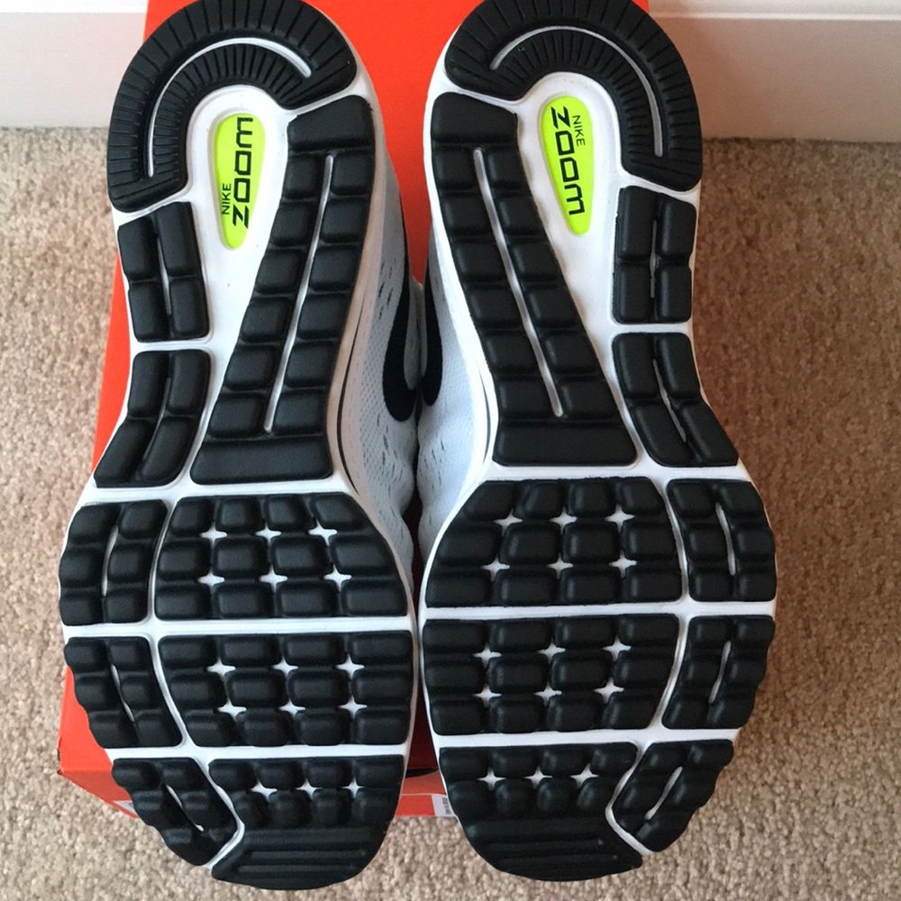 Women’s Nike Air Zoom Vomero 12 - Picture 6 of 7
